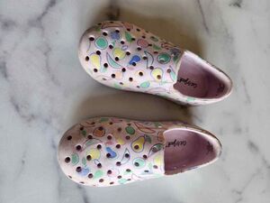 Cat & Jack girls size 8 slip on outdoor fruit pastel purple water shoes